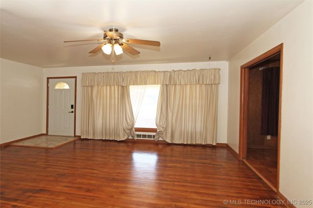 912 W Shawnee Avenue, Nowata, OK 74048