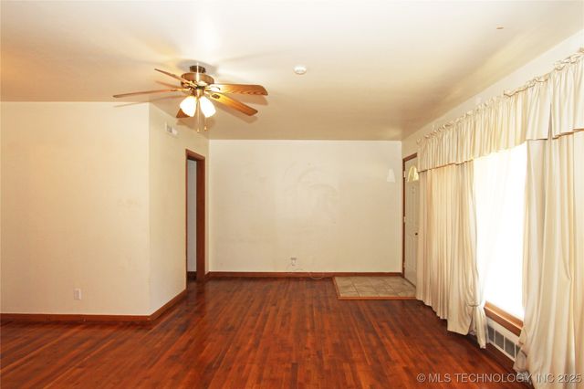 912 W Shawnee Avenue, Nowata, OK 74048