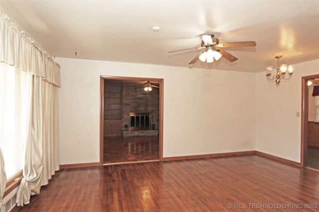 912 W Shawnee Avenue, Nowata, OK 74048