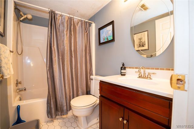 2 Hickory Hill Road B, Amherst, NY 14221