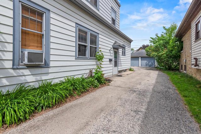 4350 N Woodburn STREET, Shorewood, WI 53211