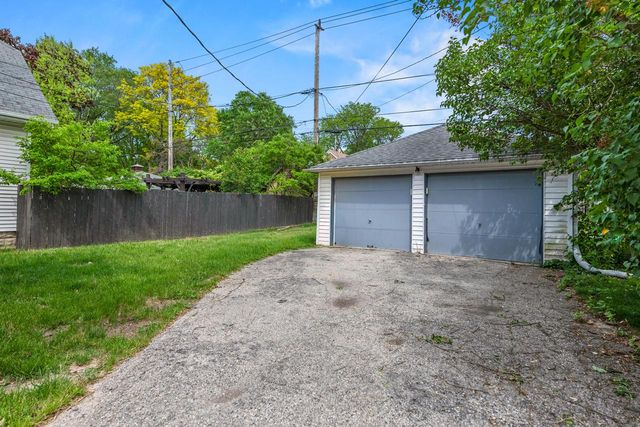 4350 N Woodburn STREET, Shorewood, WI 53211