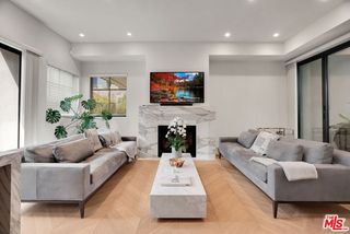 652 Huntley Drive 102, West Hollywood, CA 90069