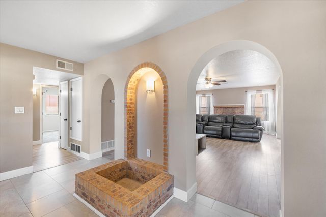 6705 Rustler Road NW, Albuquerque, NM 87120