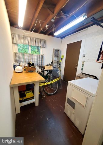 2512 FAUQUIER LN, Reston, VA 20191