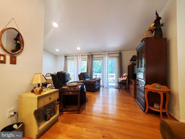 2512 FAUQUIER LN, Reston, VA 20191