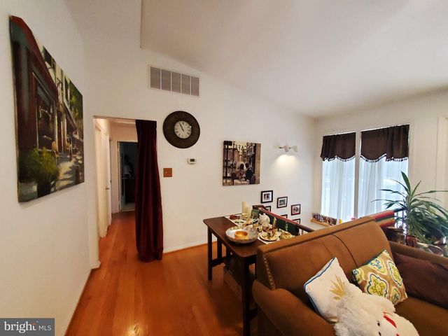 2512 FAUQUIER LN, Reston, VA 20191