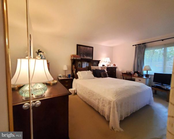 2512 FAUQUIER LN, Reston, VA 20191