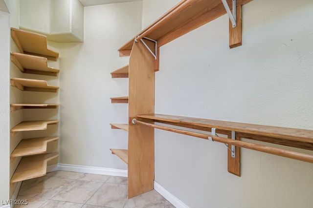 183 Apache Tear Court, Las Vegas, NV 89123