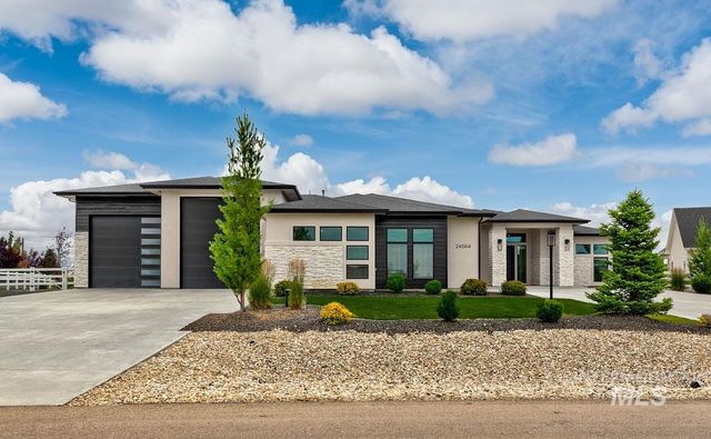 24564 Regal Rd, Middleton, ID 83644