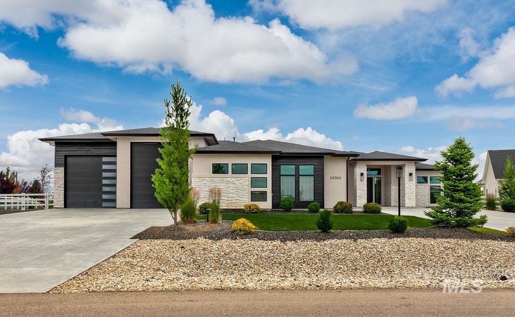 24564 Regal Rd, Middleton, ID 83644