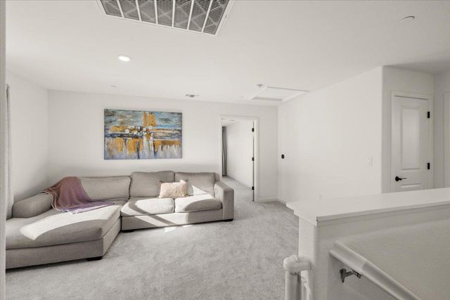 3193 Arbor View Dr, Folsom, CA 95630