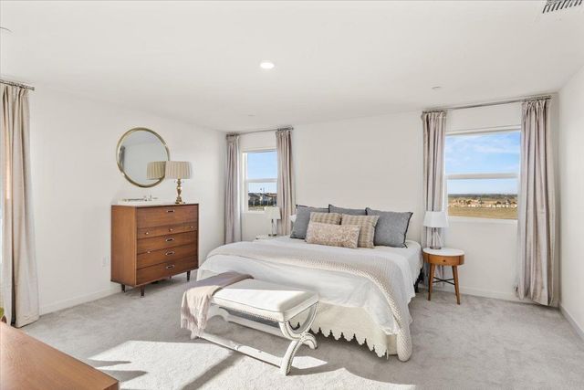 3193 Arbor View Dr, Folsom, CA 95630