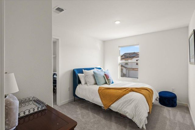 3193 Arbor View Dr, Folsom, CA 95630