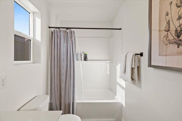 3193 Arbor View Dr, Folsom, CA 95630