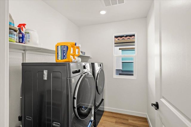 3193 Arbor View Dr, Folsom, CA 95630