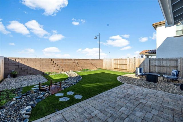 3193 Arbor View Dr, Folsom, CA 95630