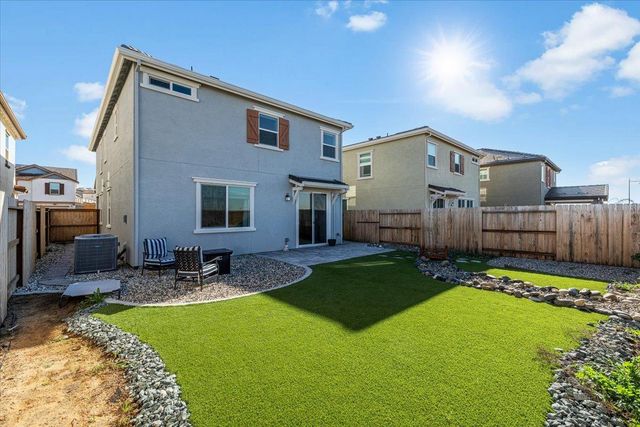 3193 Arbor View Dr, Folsom, CA 95630