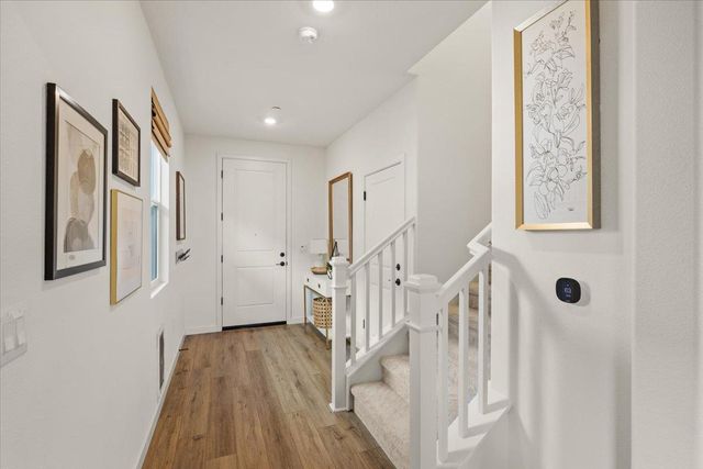 3193 Arbor View Dr, Folsom, CA 95630