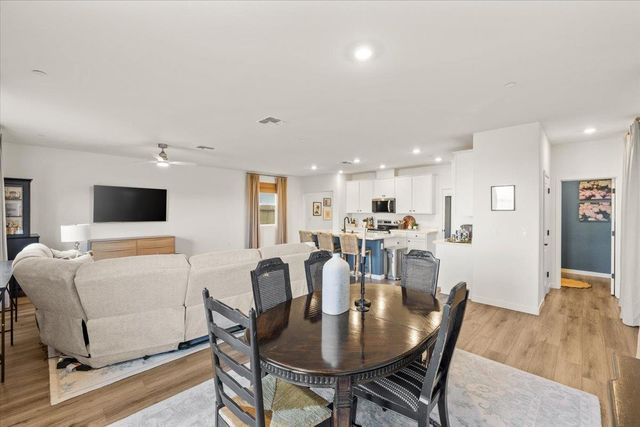 3193 Arbor View Dr, Folsom, CA 95630