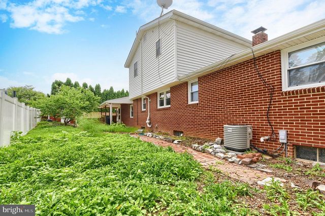401 JAMES ST, Mechanicsburg, PA 17055