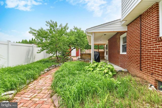 401 JAMES ST, Mechanicsburg, PA 17055
