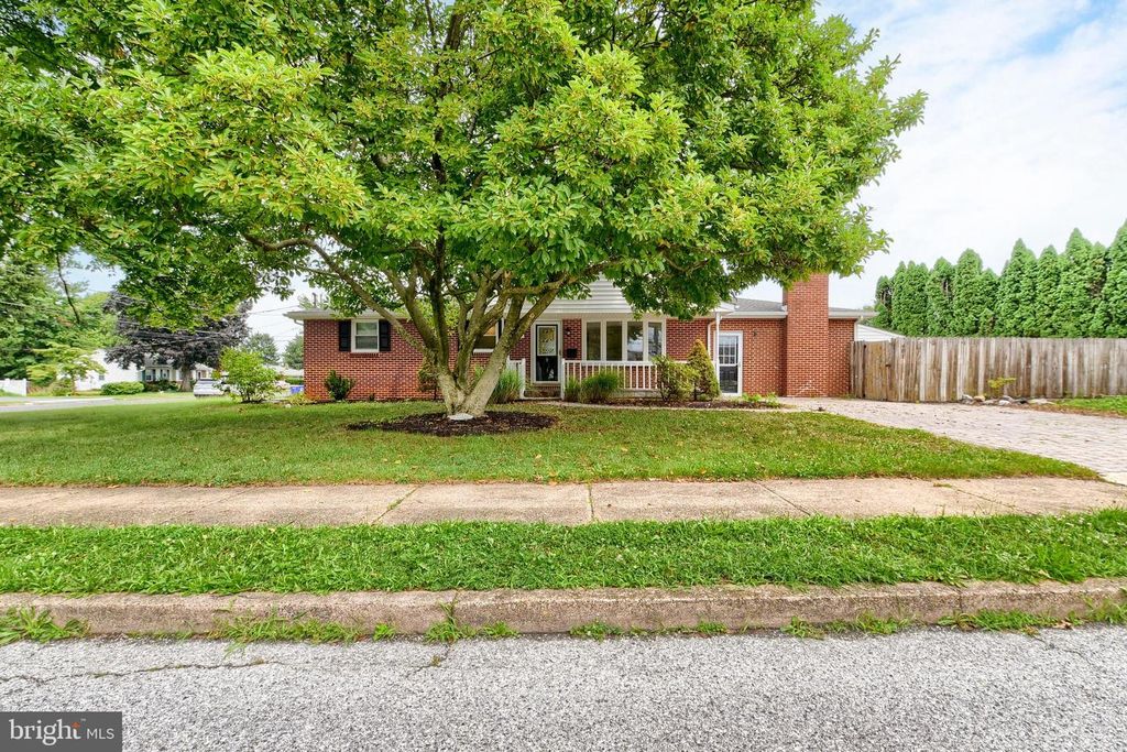 401 JAMES ST, Mechanicsburg, PA 17055