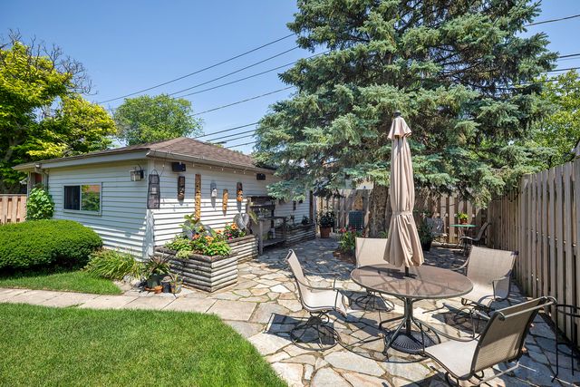 229 N Western Avenue, Park Ridge, IL 60068