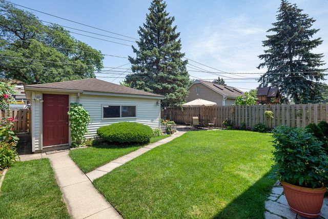 229 N Western Avenue, Park Ridge, IL 60068