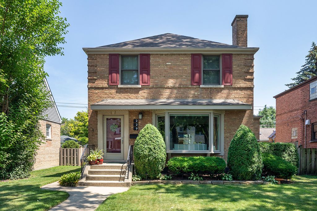 229 N Western Avenue, Park Ridge, IL 60068