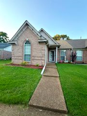 9256 GROVE MANOR DR, Memphis, TN 38016