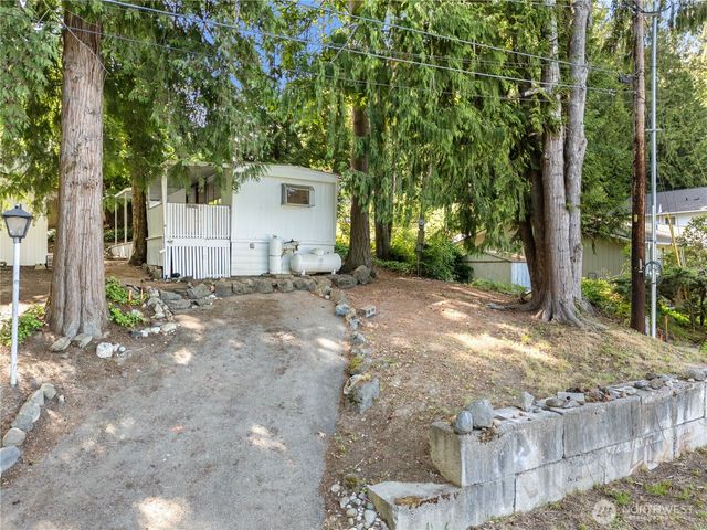 18745 1st Avenue NE, Suquamish, WA 98392