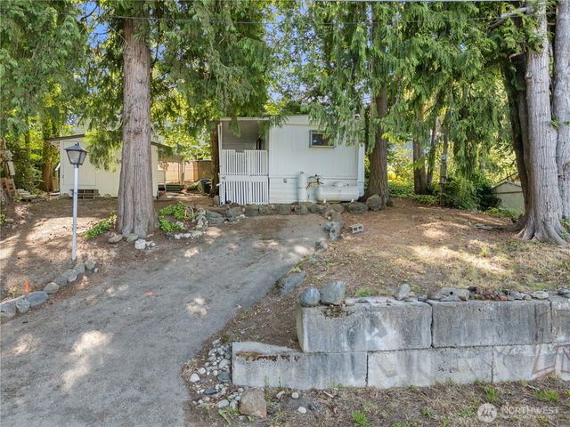 18745 1st Avenue NE, Suquamish, WA 98392