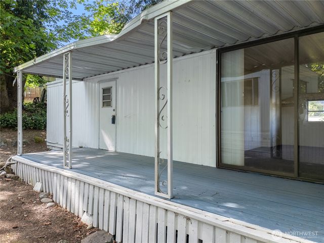 18745 1st Avenue NE, Suquamish, WA 98392