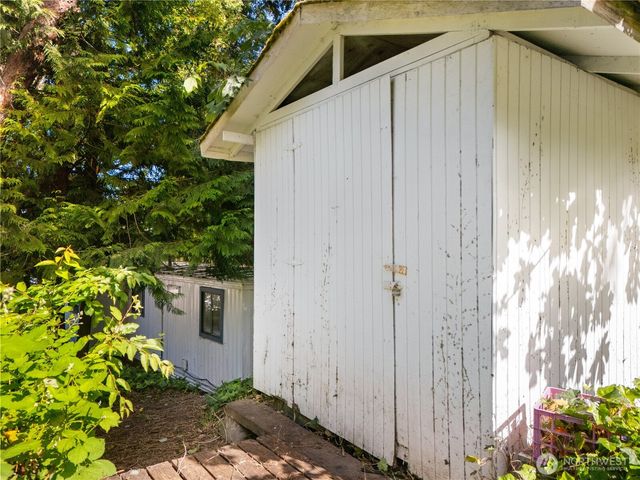 18745 1st Avenue NE, Suquamish, WA 98392