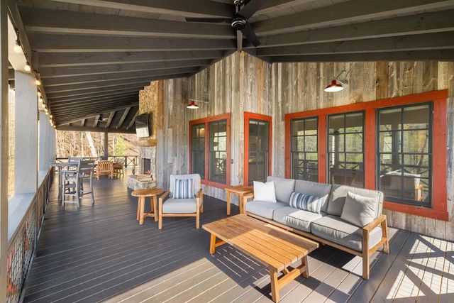 207 Arrow Way, Mineral Bluff, GA 30559