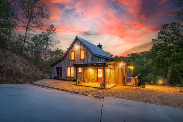 207 Arrow Way, Mineral Bluff, GA 30559