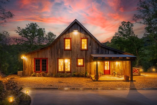 207 Arrow Way, Mineral Bluff, GA 30559