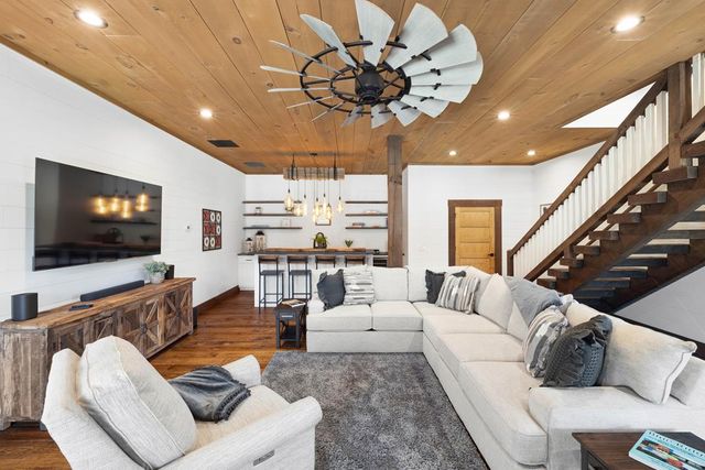 207 Arrow Way, Mineral Bluff, GA 30559