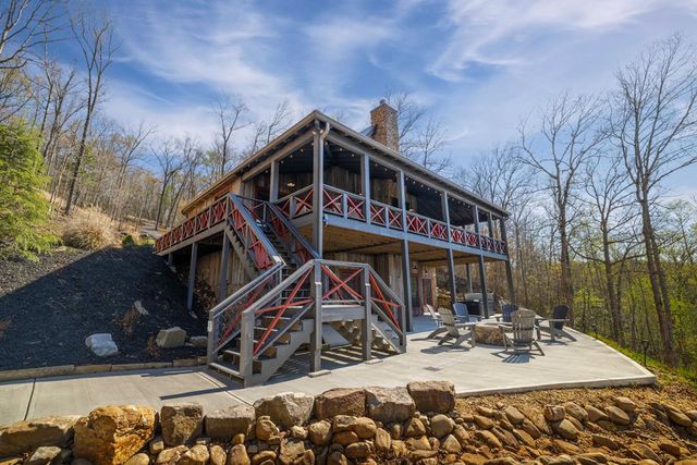 207 Arrow Way, Mineral Bluff, GA 30559