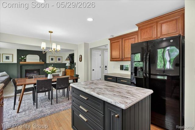 517 Deer Valley Road, Holly Village, MI 48442