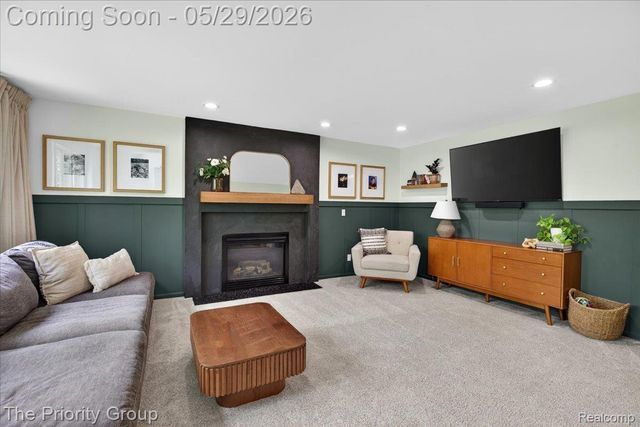 517 Deer Valley Road, Holly Village, MI 48442