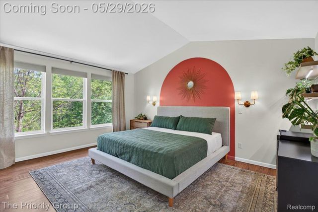 517 Deer Valley Road, Holly Village, MI 48442