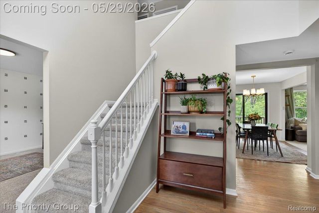 517 Deer Valley Road, Holly Village, MI 48442