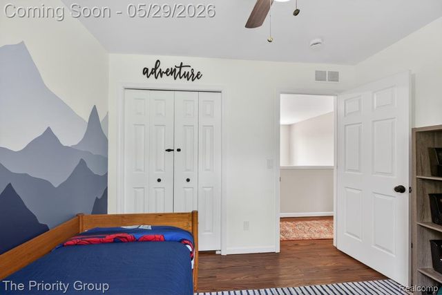 517 Deer Valley Road, Holly Village, MI 48442