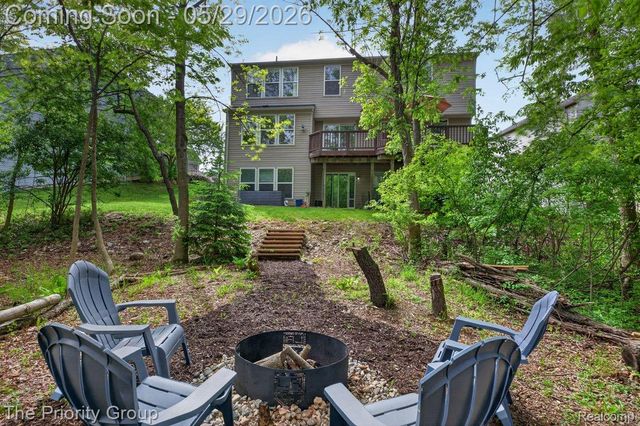 517 Deer Valley Road, Holly Village, MI 48442