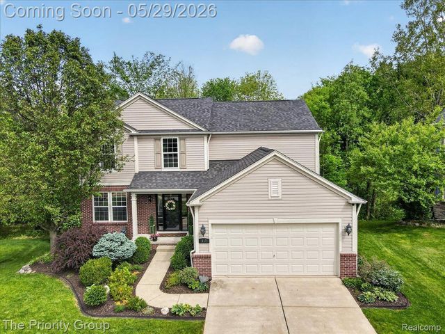 517 Deer Valley Road, Holly Village, MI 48442