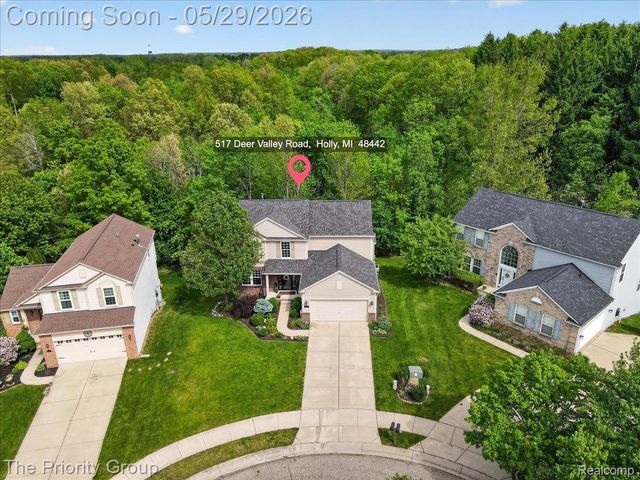 517 Deer Valley Road, Holly Village, MI 48442