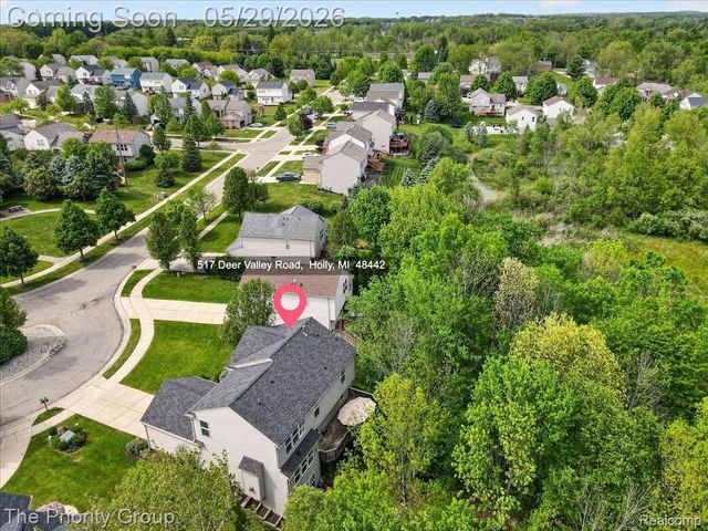 517 Deer Valley Road, Holly Village, MI 48442