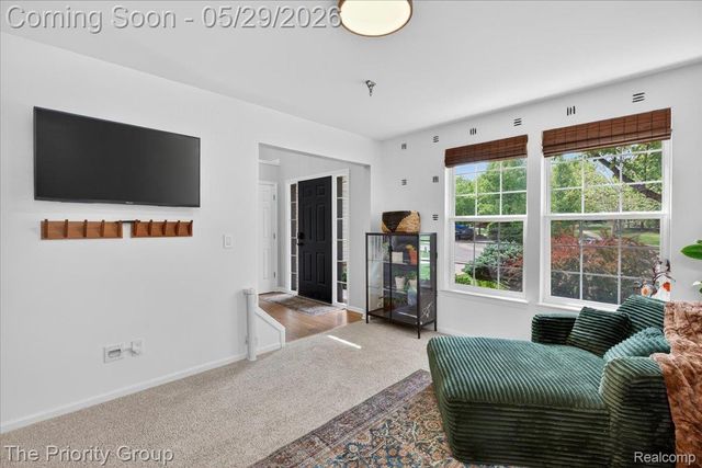 517 Deer Valley Road, Holly Village, MI 48442